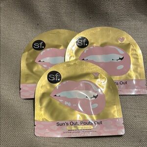 SFGlow Sun’s Out, Pouts Out Gold Foil Lip Masks